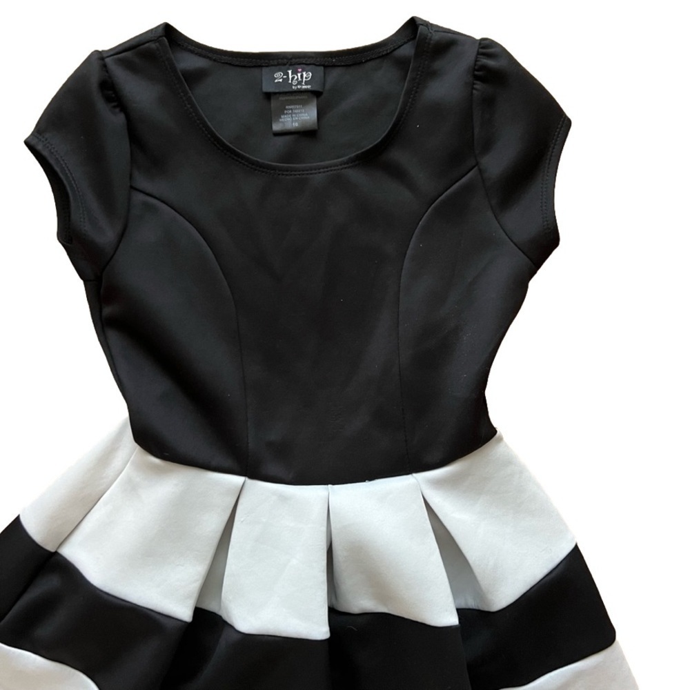 Gorgeous in its simplicity!! Stunning girl’s dress